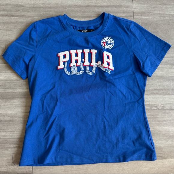 Pro Standard Philadelphia 76ers Women's Tee - Picture 1 of 3
